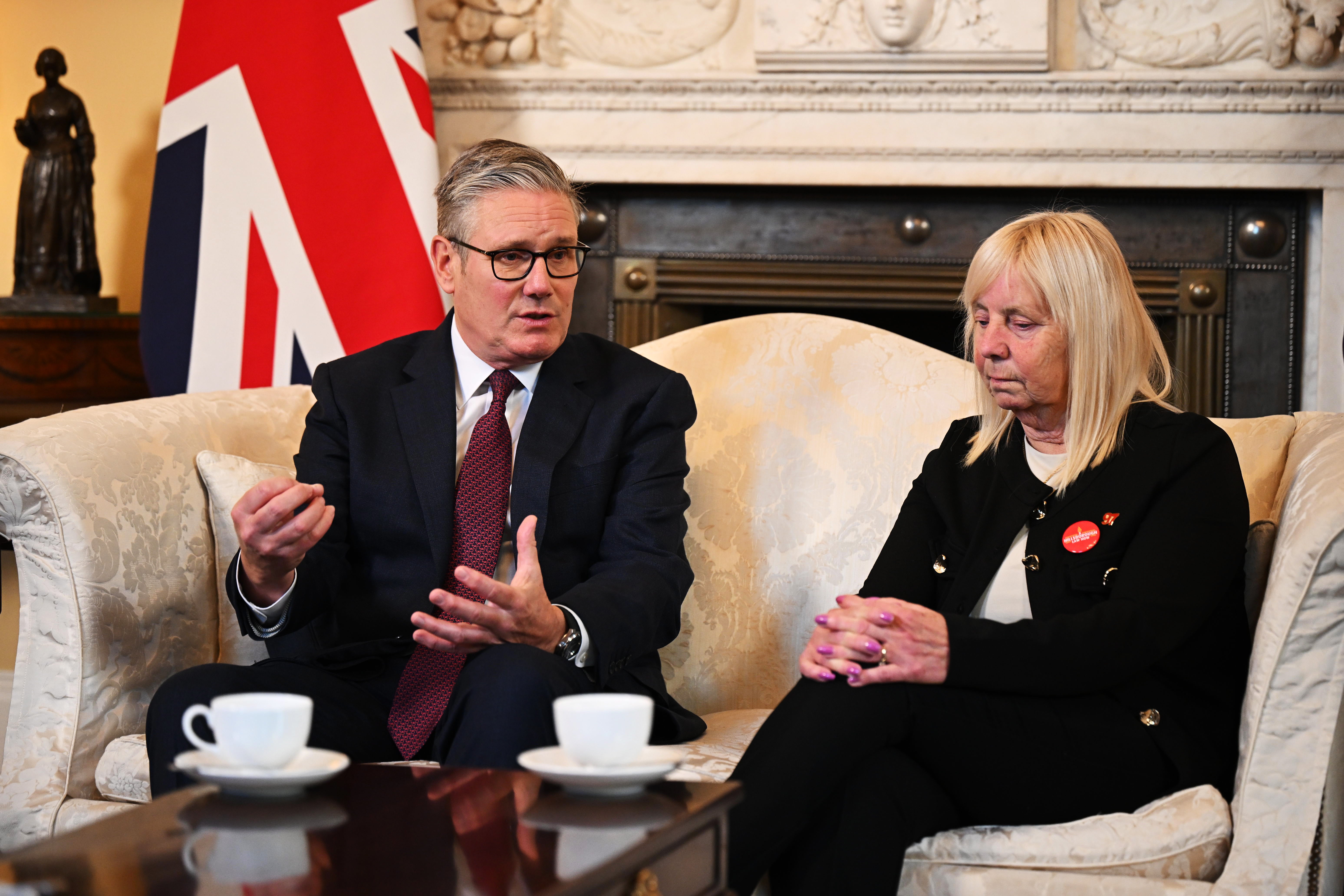 Keir Starmer (L) meets with Margaret Aspinall (R) in 10 Downing Street