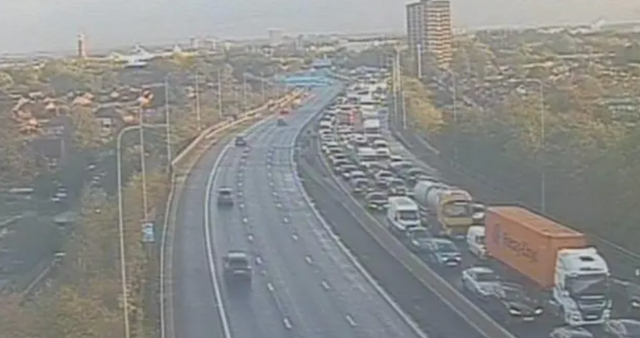 <p>There are severe delays on the M60, after closures were in place between junction six and eight</p>