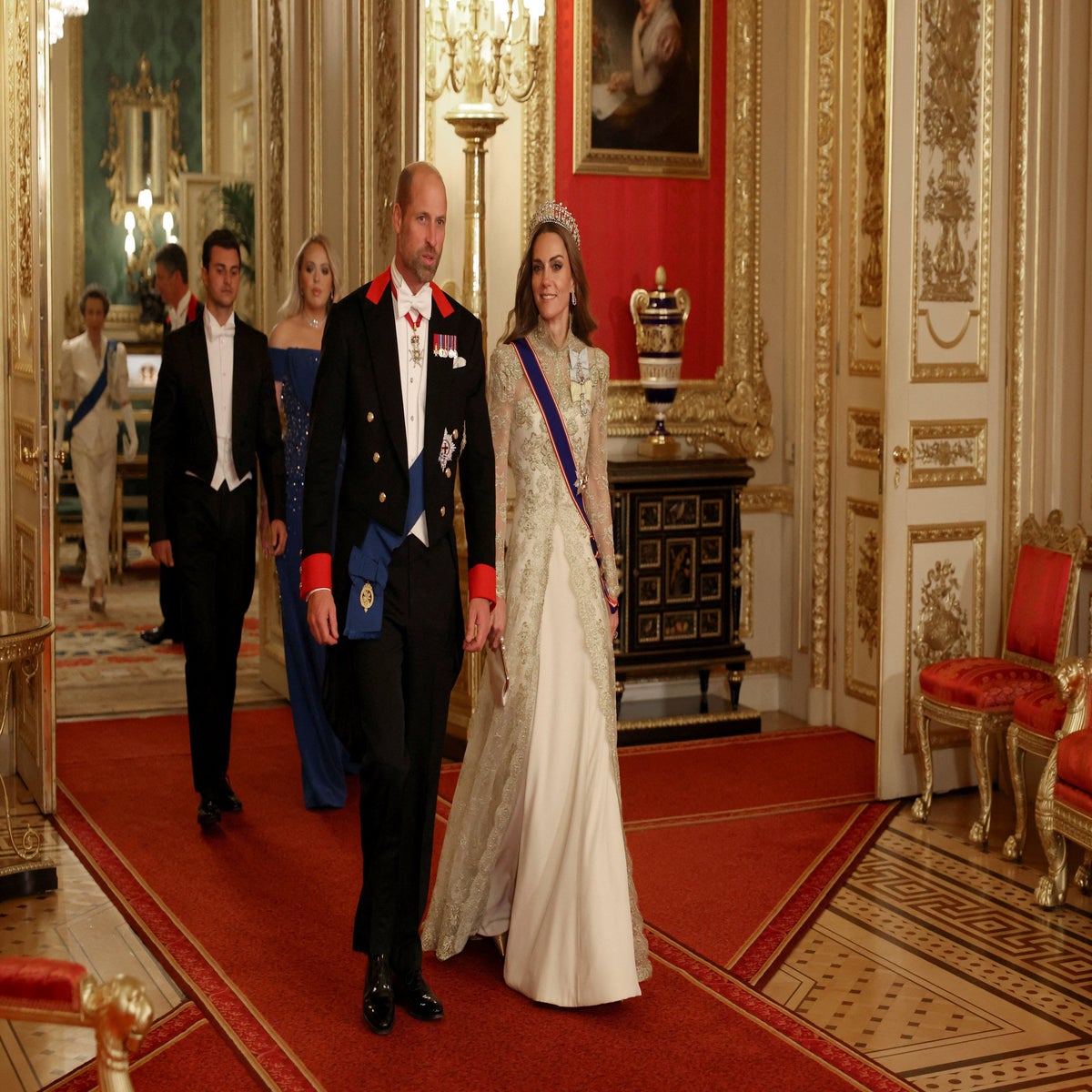 princess kate banquet dress Kate stuns in gold evening coat at Donald Trump's lavish state banquet
