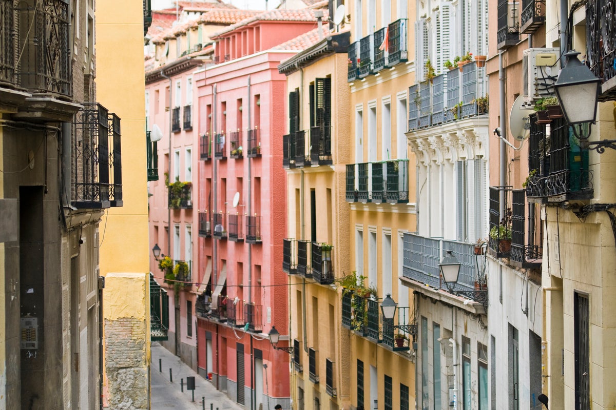 Spain removes over 50,000 illegal tourist flats from rental platforms