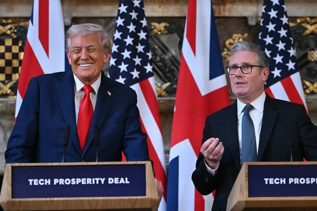 <p>US President Donald Trump (L) gestures as Britain's Prime Minister Keir Starmer speaks during a joint press conference following their meeting at Chequers, in Aylesbury, central England, on September 18, 2025, on the second day of the US President's second State Visit.</p>