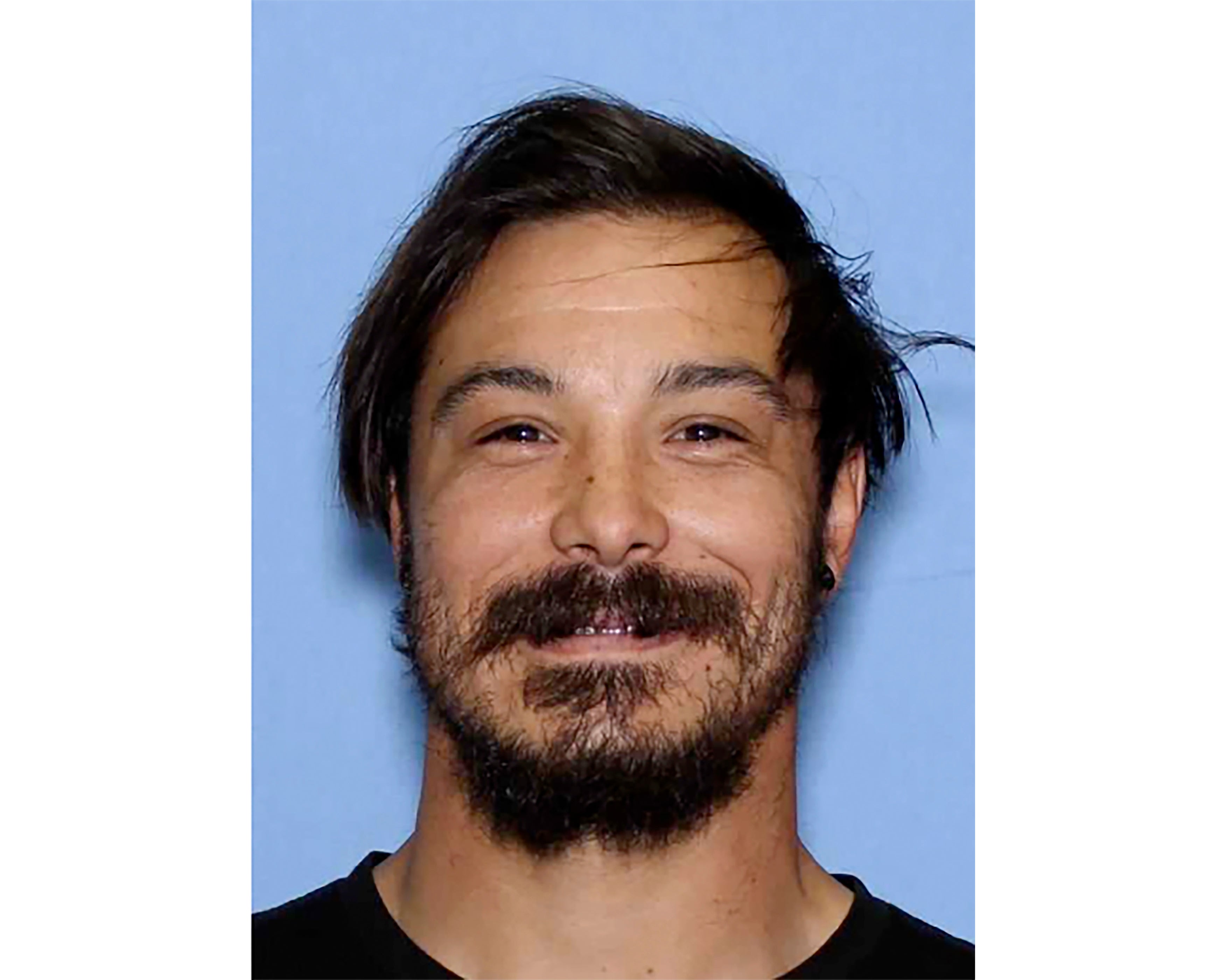 Human remains found on a mountainside in Washington state are those of Travis Decker, the man wanted over the killings of his three daughters, police have confirmed