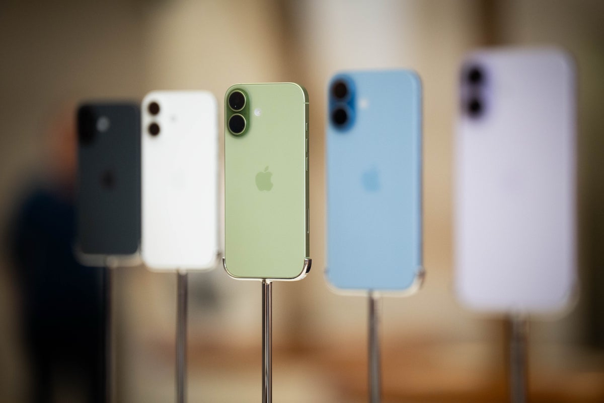 New iPhone17 phones are ‘scratch magnets’, owners complain