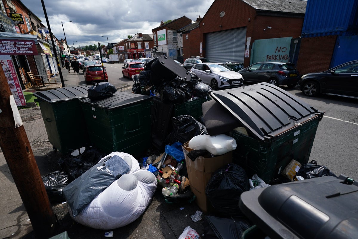 Rally to be held to support Birmingham’s striking bin workers Rally to be held to support Birmingham’s striking bin workers