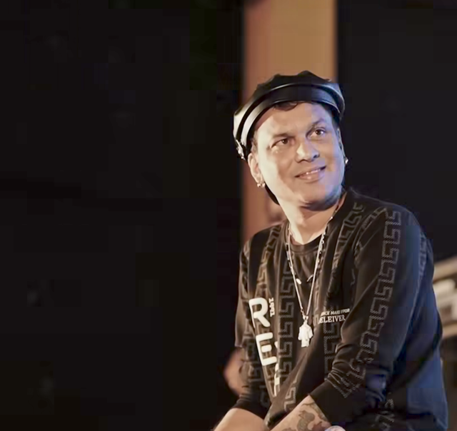 <p>Zubeen Garg</p>