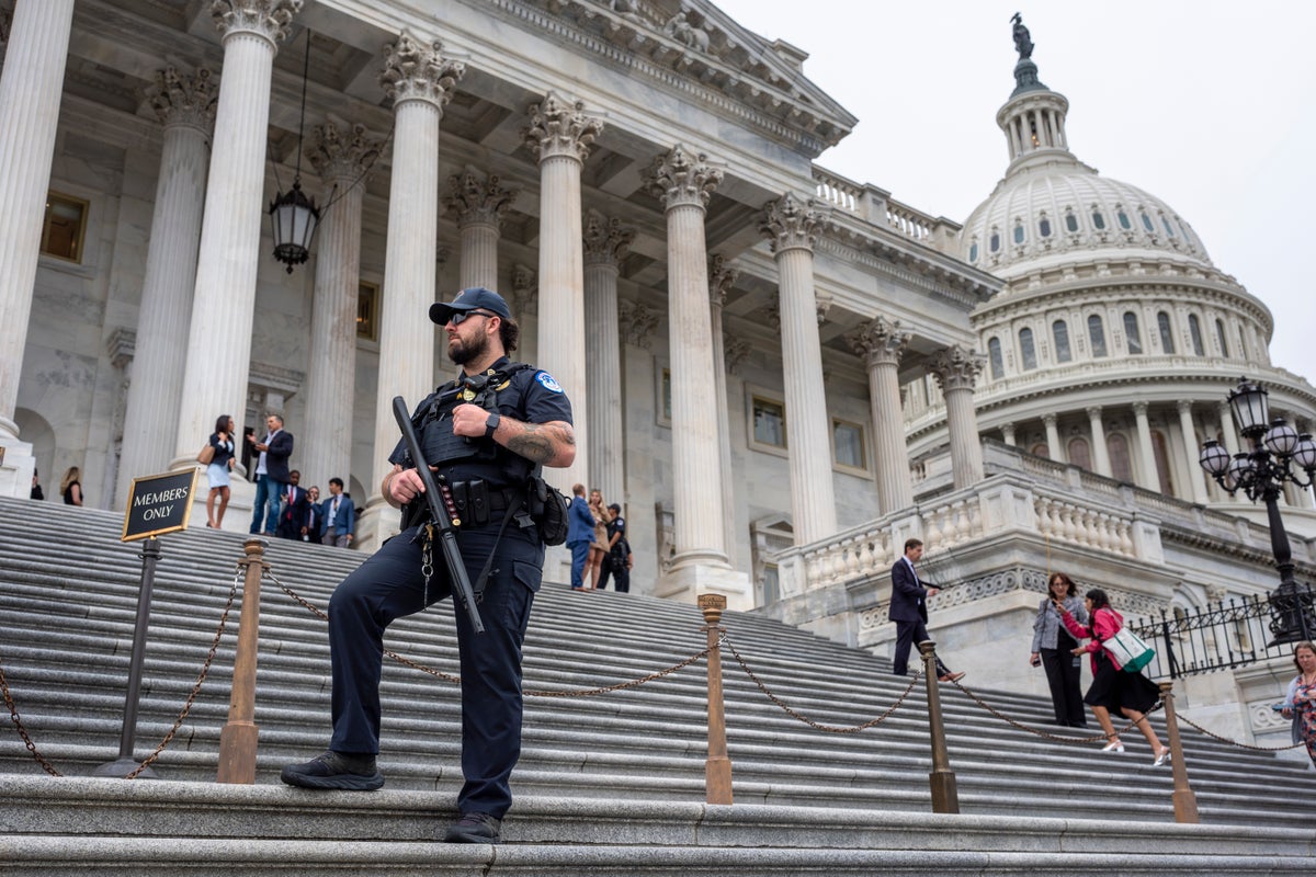 https://static.independent.co.uk/2025/09/20/12/Congress_Security_61579.jpg?width=1200&height=800&crop=1200:800
