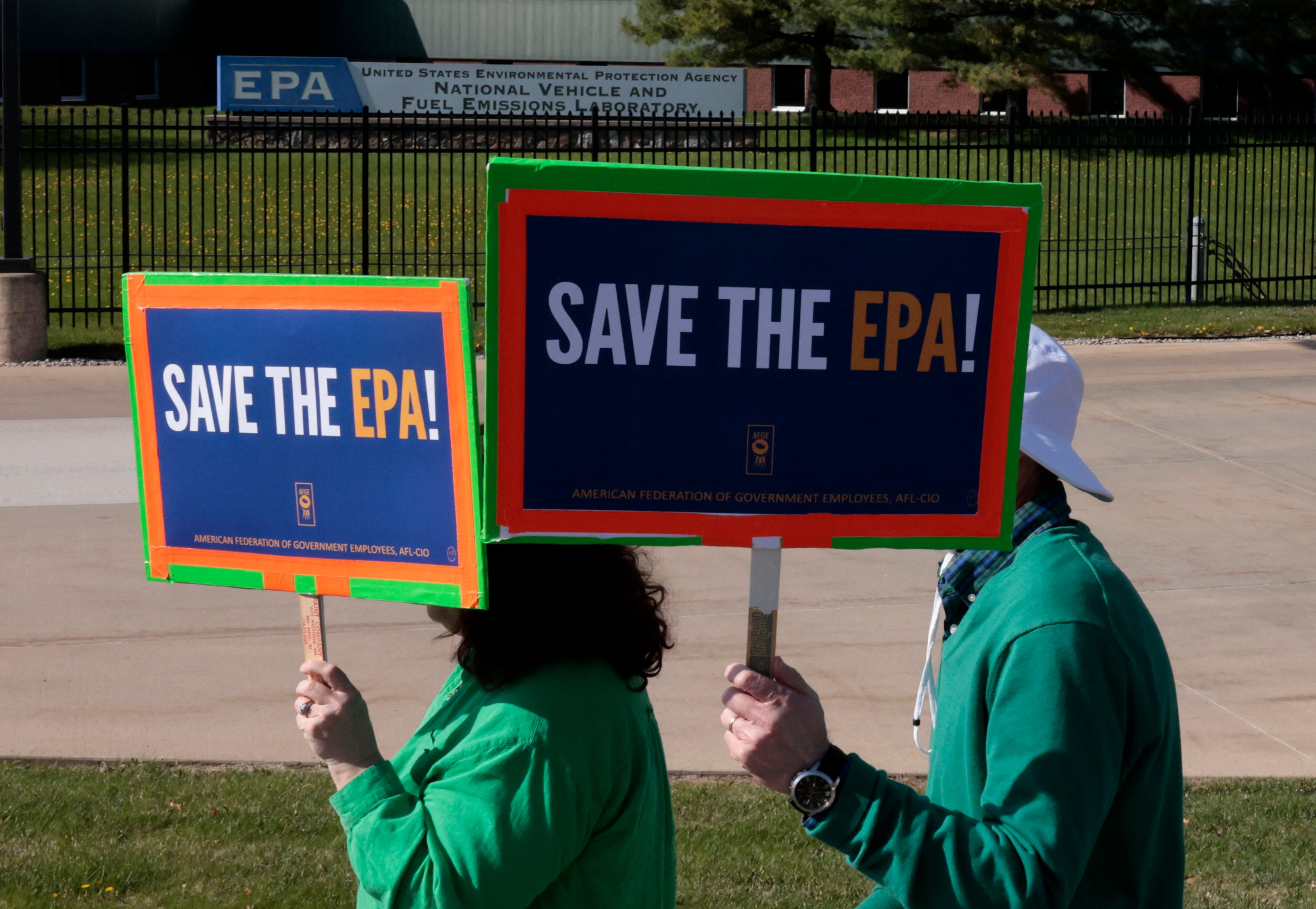 Scientists at the Environmental Protection Agency’s Office of Water, which ensures drinking water is safe, have been instructed by Trump officials to halt publishing ongoing research, according to a report