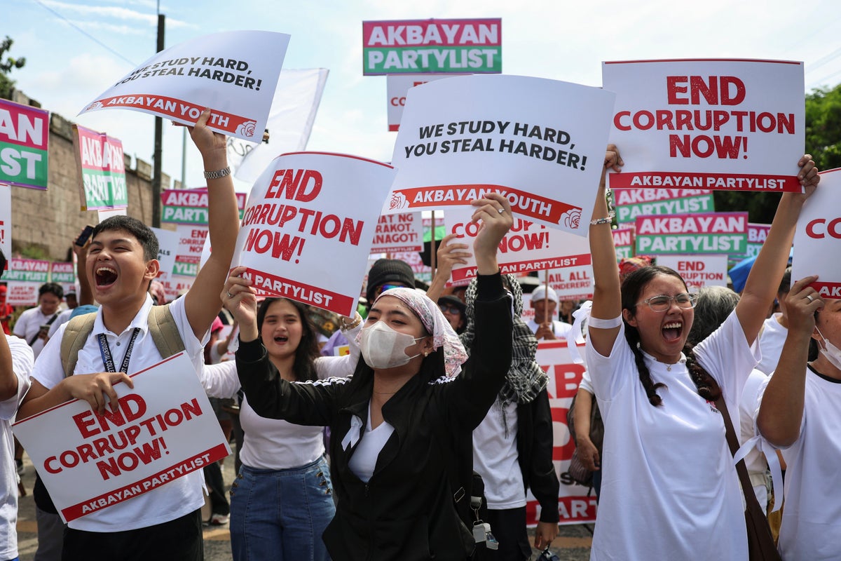 Philippine Police Arrest Dozens Amid Widespread Anti-Corruption Protests in Manila