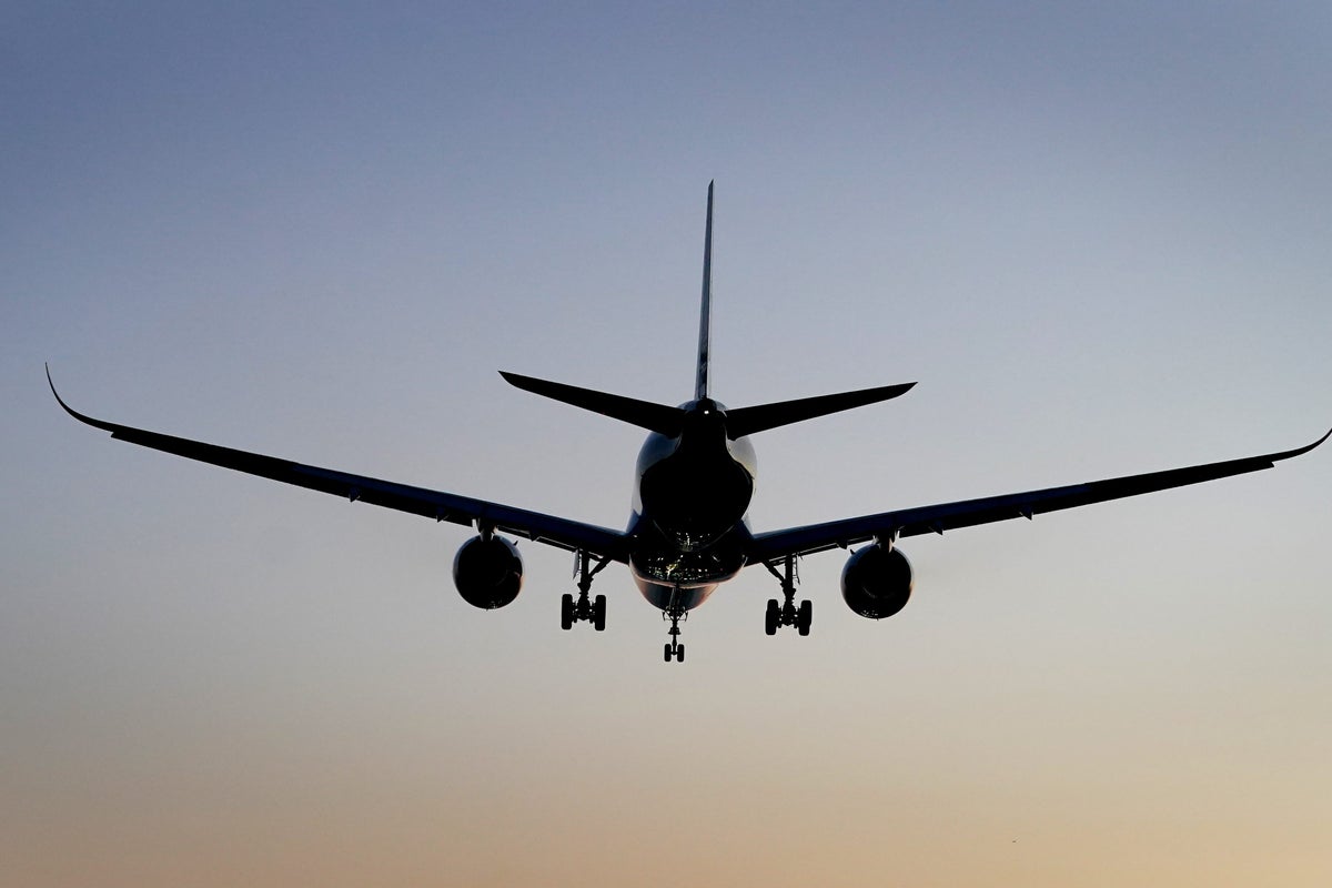 Government approves Gatwick second runway plan Government approves Gatwick second runway plan