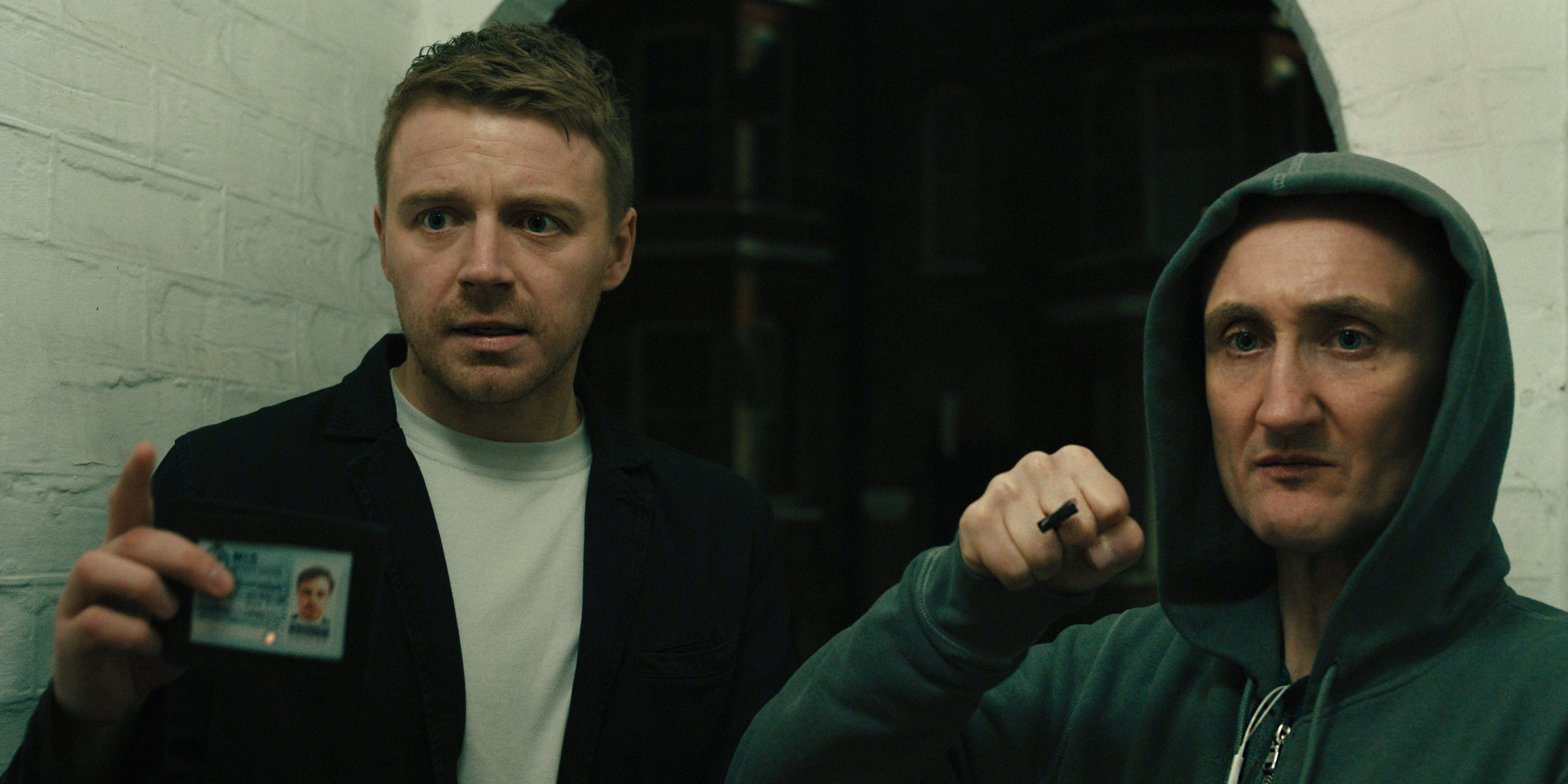 Slough House Members River e JK, interpretado por Jack Lowden e Tom Brooke