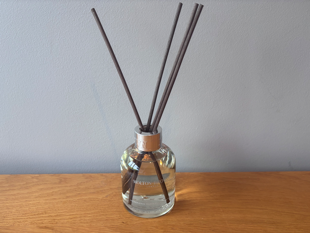 Best diffuser IndyBest review Molton Brown mesmerising oudh accord and gold aroma reeds