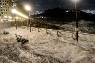 HONG KONG CHINA PHILIPPINES TYPHOON WEATHER tdwf7beb
