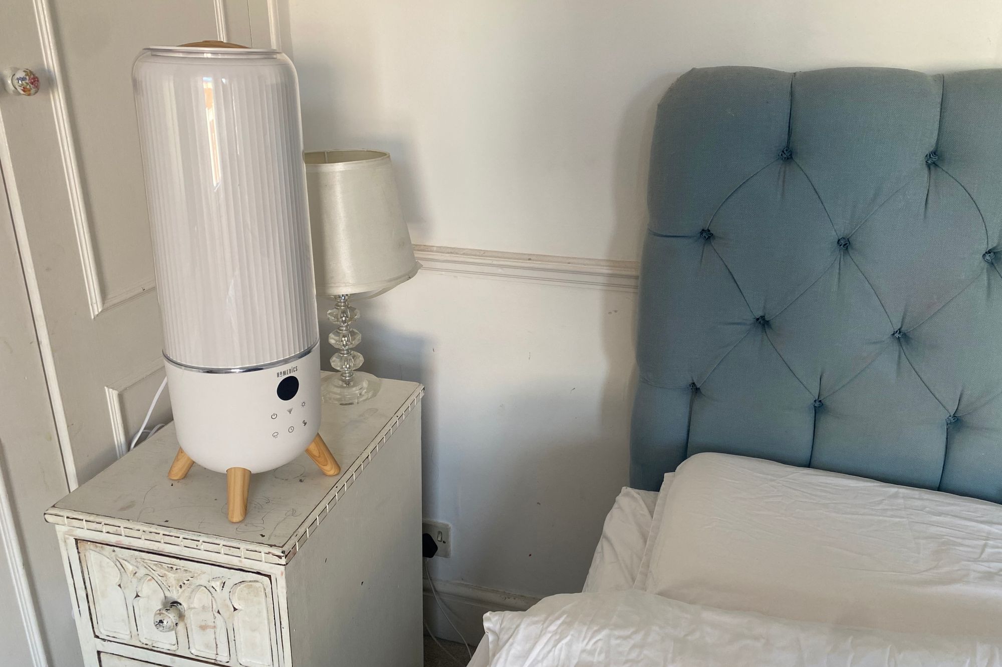 I manoeuvred these humidifiers around my home to test their performance