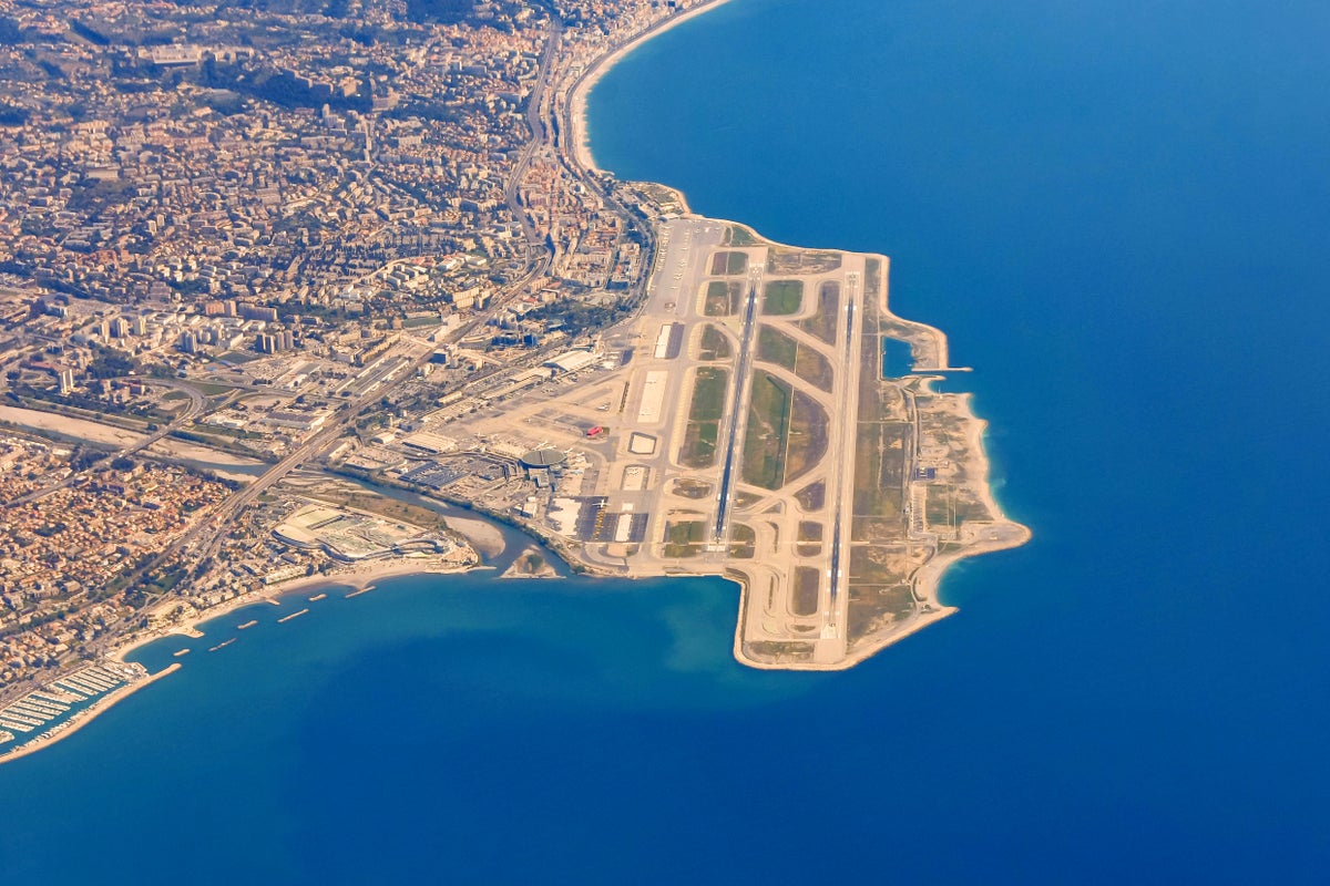 ‘Serious incident’ as passenger planes narrowly avoid collision while landing on Nice airport runway