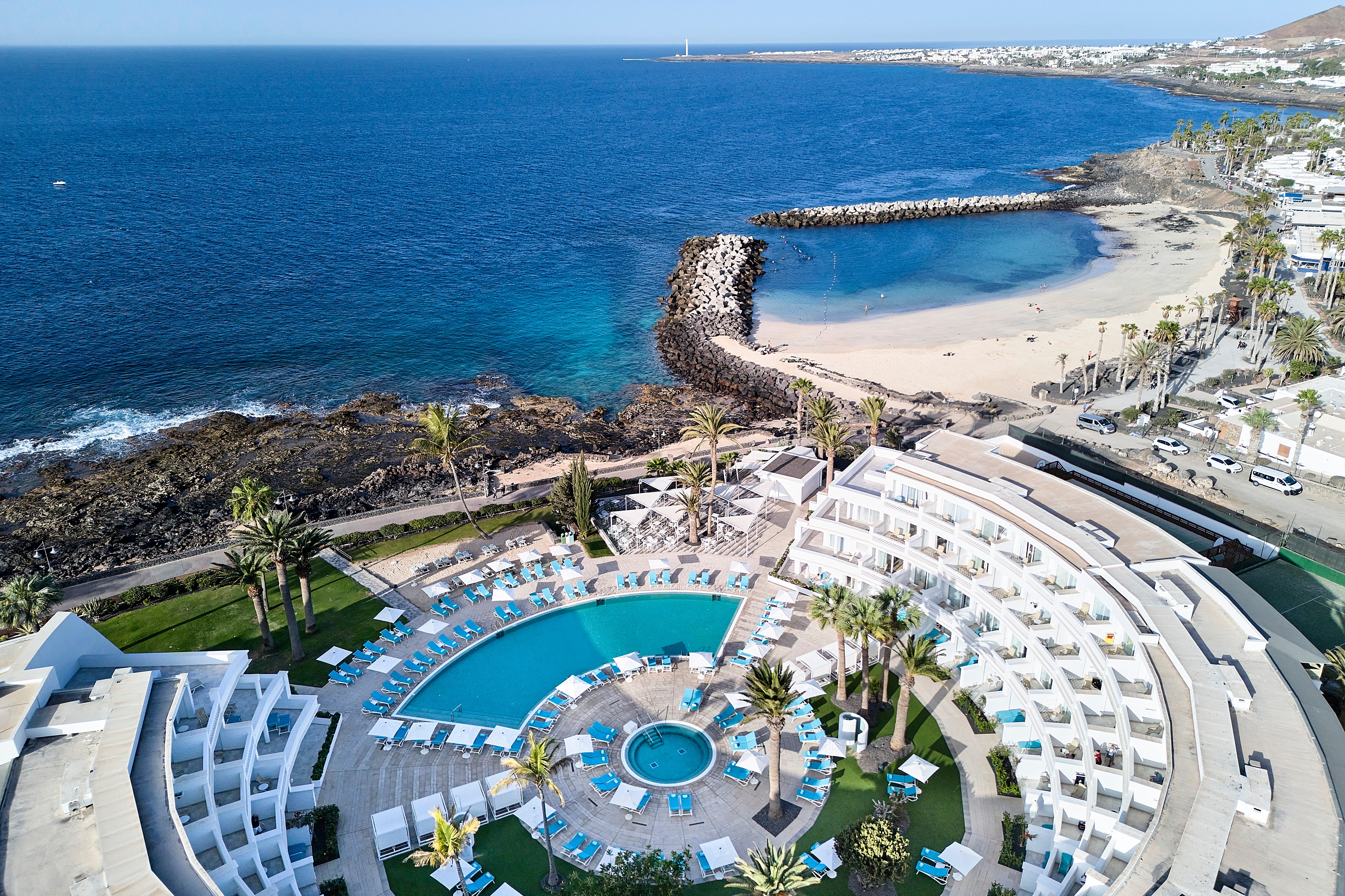 Stay at the pool, or head to a nearby beach today? That’s the only decision to worry about when staying at these Lanzarote hotels
