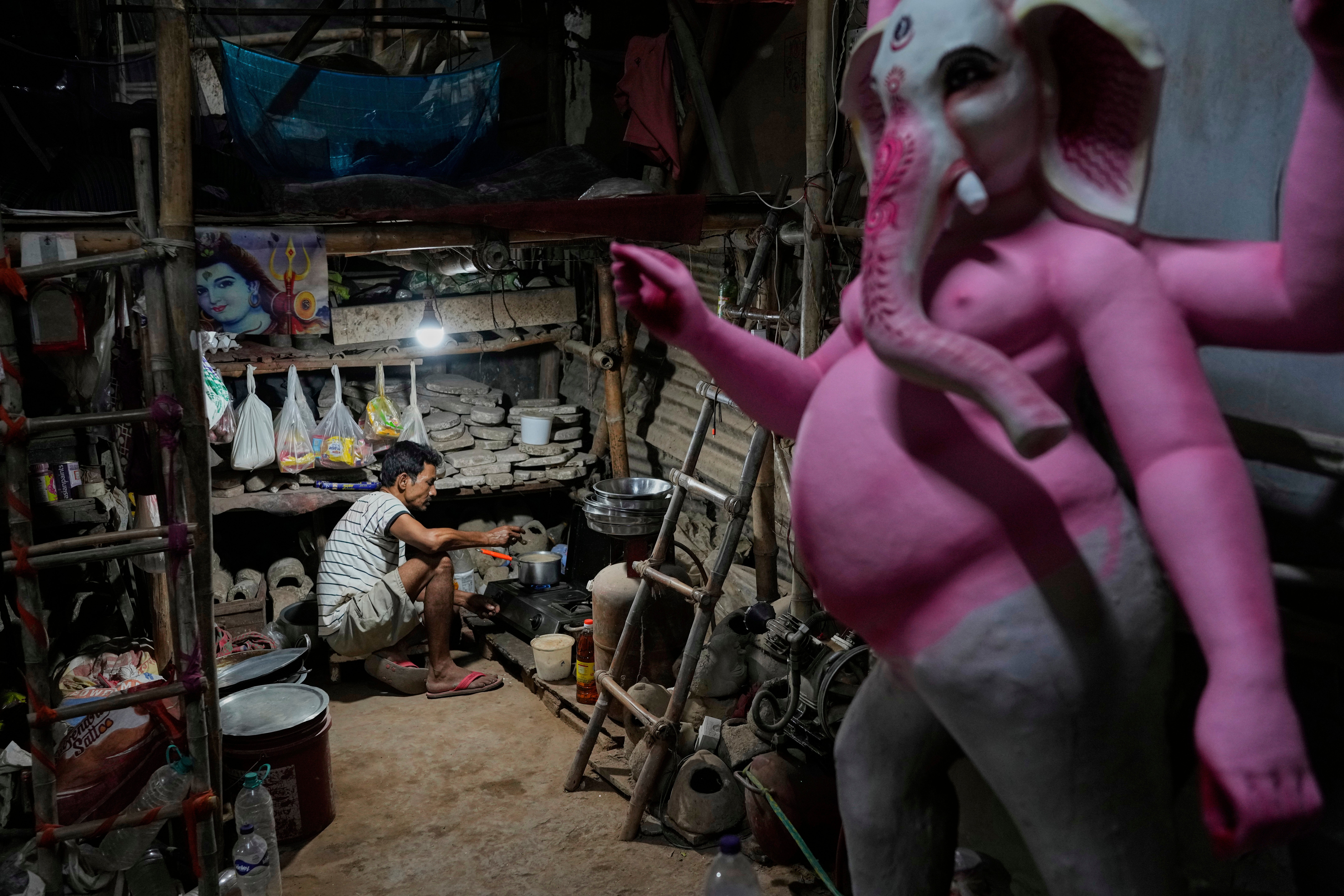 India Durga Puja Idols Photo Gallery