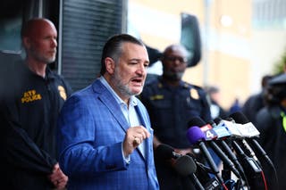 O Texas pediu que os americanos 'trabalhassem juntos sem fantasmas um do outro' e condenassem a violência política