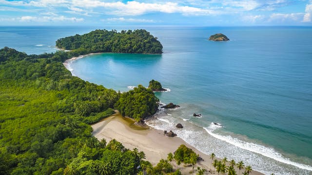 <p>With coastlines on two different oceans, Costa Rica offers a shore to suit every taste</p>