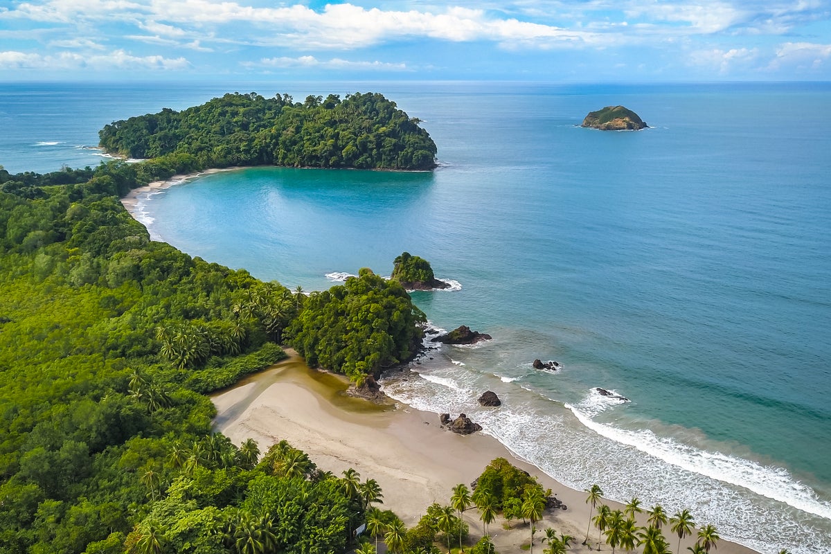 Discover Costa Rica’s best beaches, from secluded shores to surf havens and spectacular natural wonders