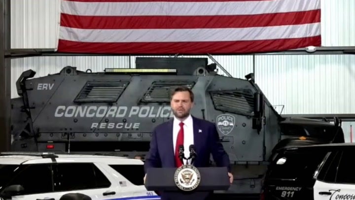 <p>Vance pauses speech for boy who said he ‘skipped school’ to ask for a selfie.</p>