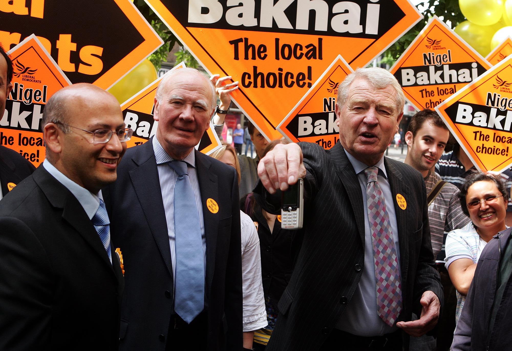 Menzies Campbell (centre) on the campaign trail with former Lib Dem leader Paddy Ashdown (right) (Cathal McNaughton/PA)
