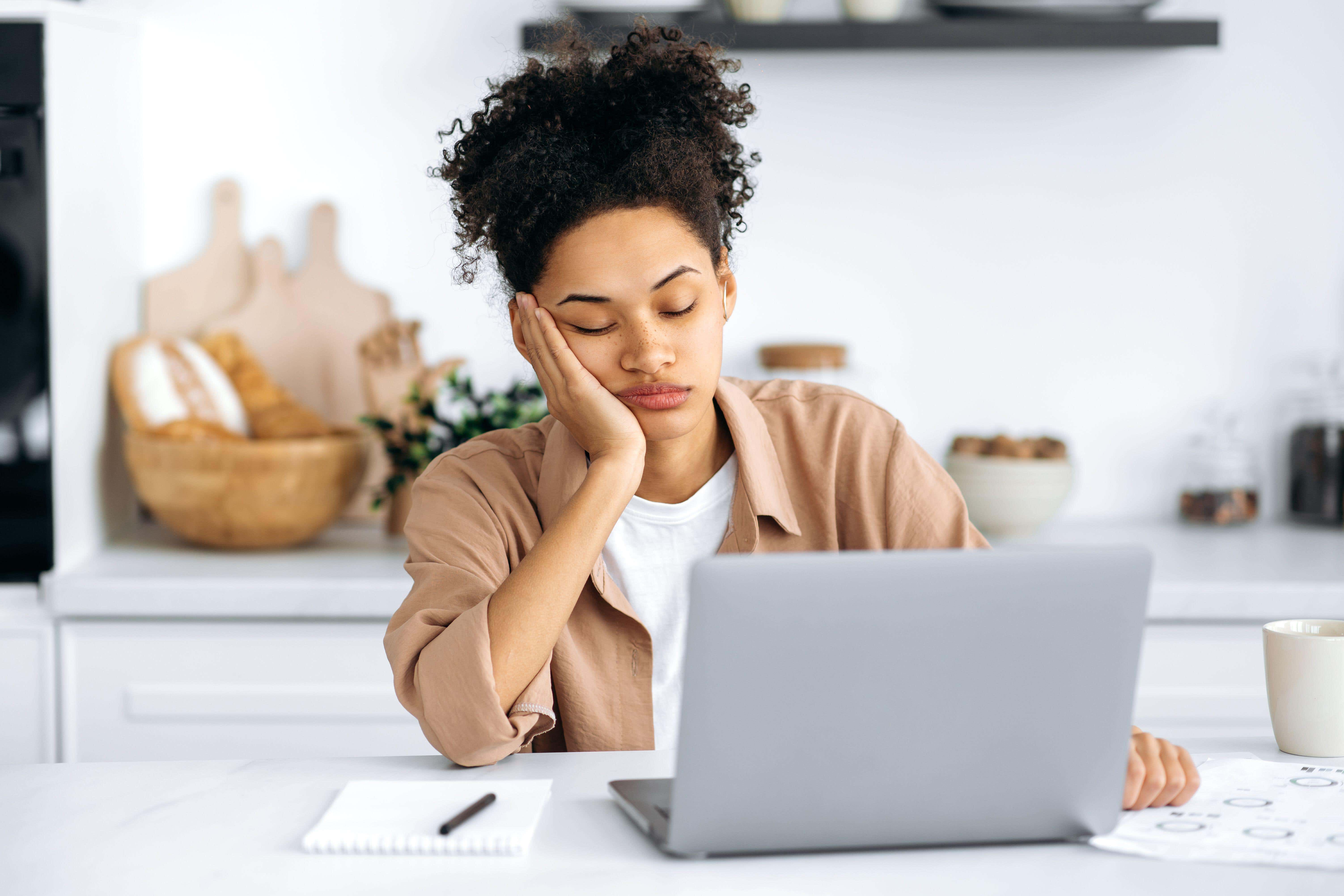 Several factors contribute to a dip in energy levels in autumn