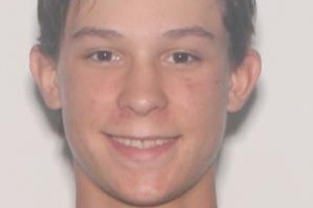 <p>La policía de Florida emitió el jueves una “Alerta Amber” en todo el estado por la desaparición de Caden Speight, un joven de 17 años que se cree fue víctima de un presunto tiroteo en Dunellon, condado de Marion, a unos 130 kilómetros al noroeste de Orlando</p>