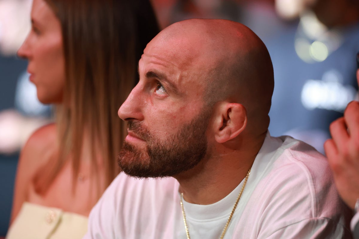 UFC Featherweight Champion Volkanovski Raises Doubts Over December Title Defense Against Murphy