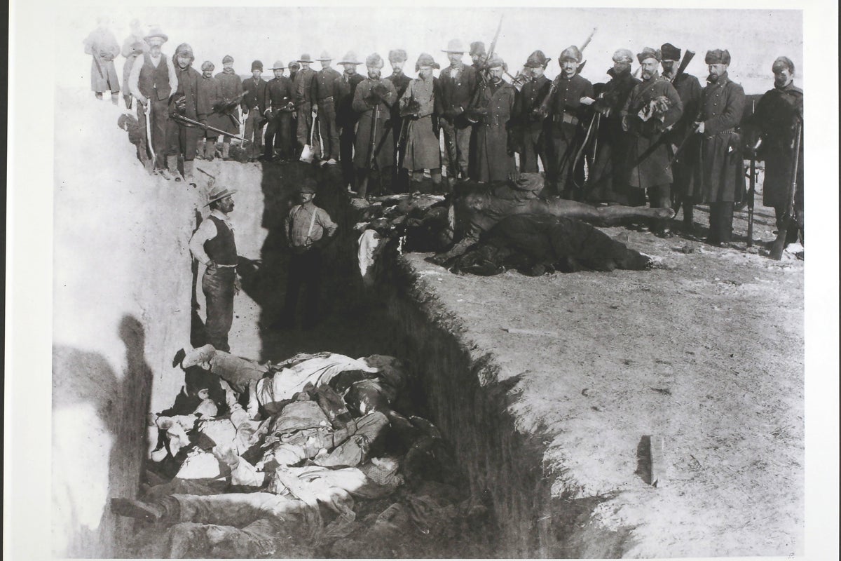U.S. Defense Secretary Confirms Medal Awards for 1890 Wounded Knee Massacre Soldiers