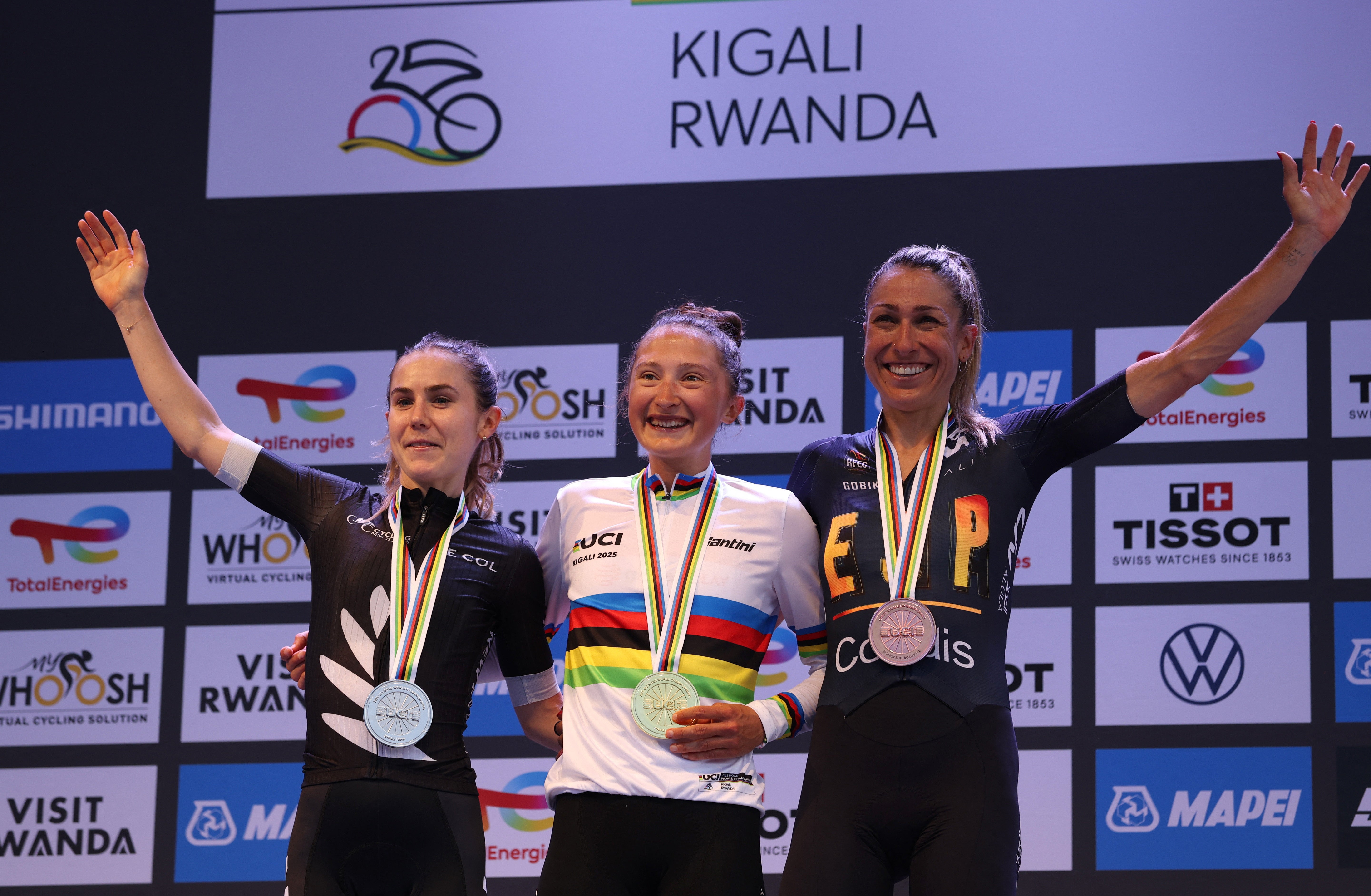 Vallieres tomó oro con el Niamh Fisher-Black de Nueva Zelanda en Silver y el veterano español Mavi García Agarrando Bronce