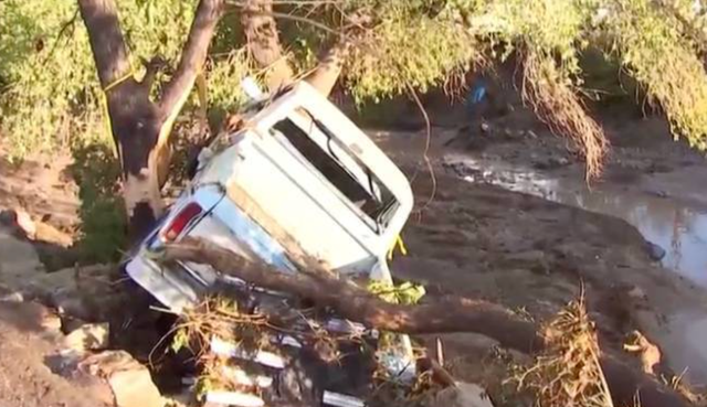 <p>Three people are dead and more remain missing after devastating flash floods hit Globe, Arizona</p>