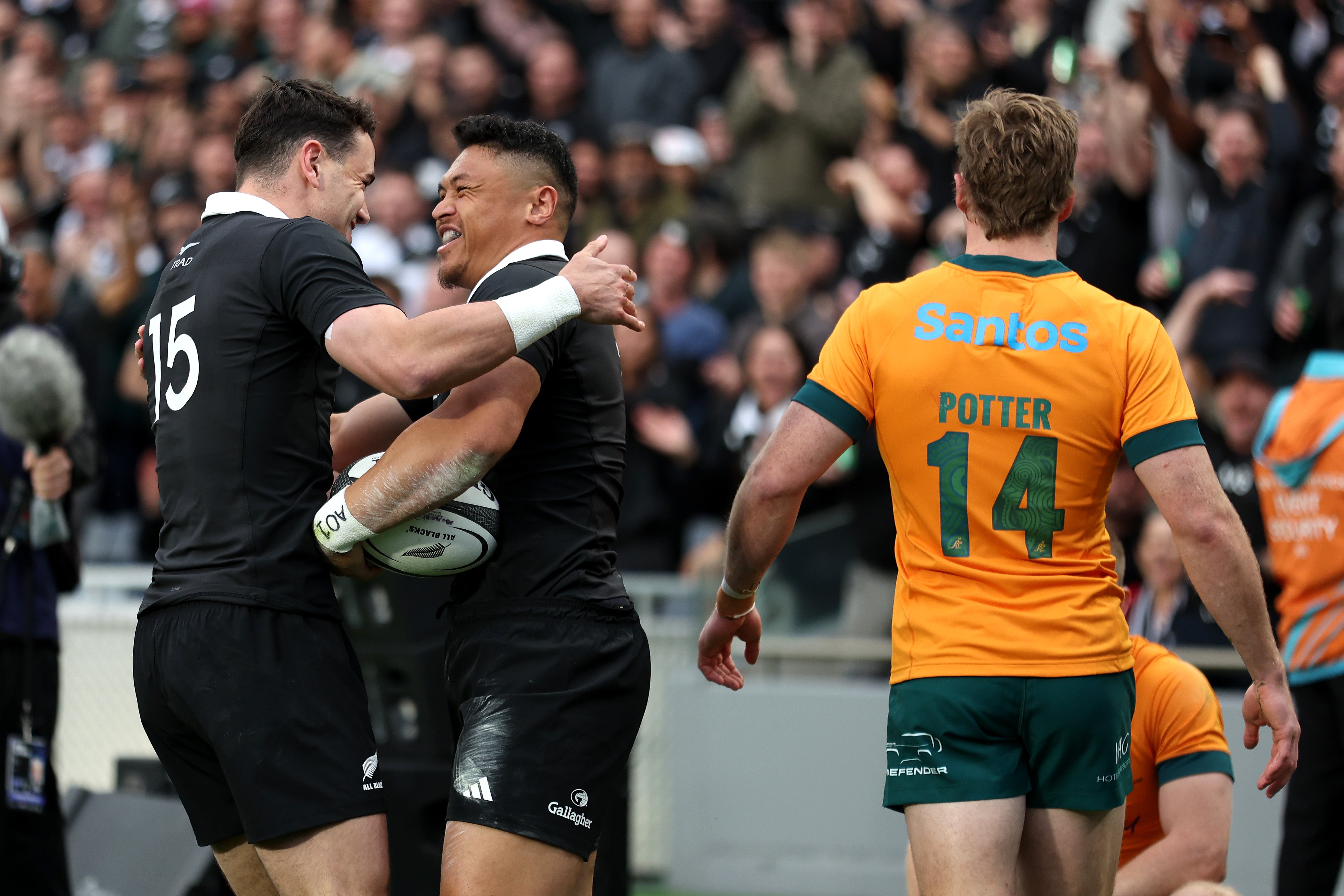 Caleb Clarke (centre) crossed early on for New Zealand