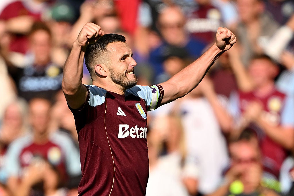 Aston Villa anotó dos goles en 104 segundos para voltear el juego sobre su cabeza