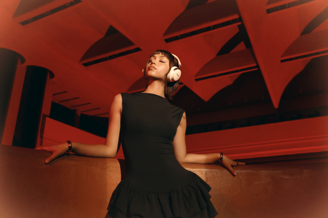 <p>BOSE QuietComfort Ultra (2nd Gen) Wireless Bluetooth Noise-Cancelling Headphones - White</p>