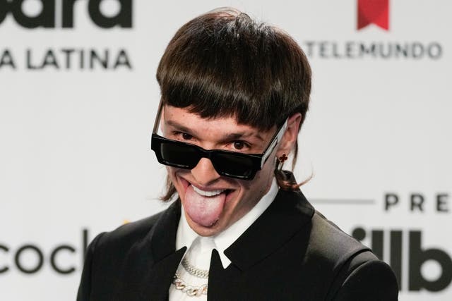 PREMIOS BILLBOARD-PESO PLUMA