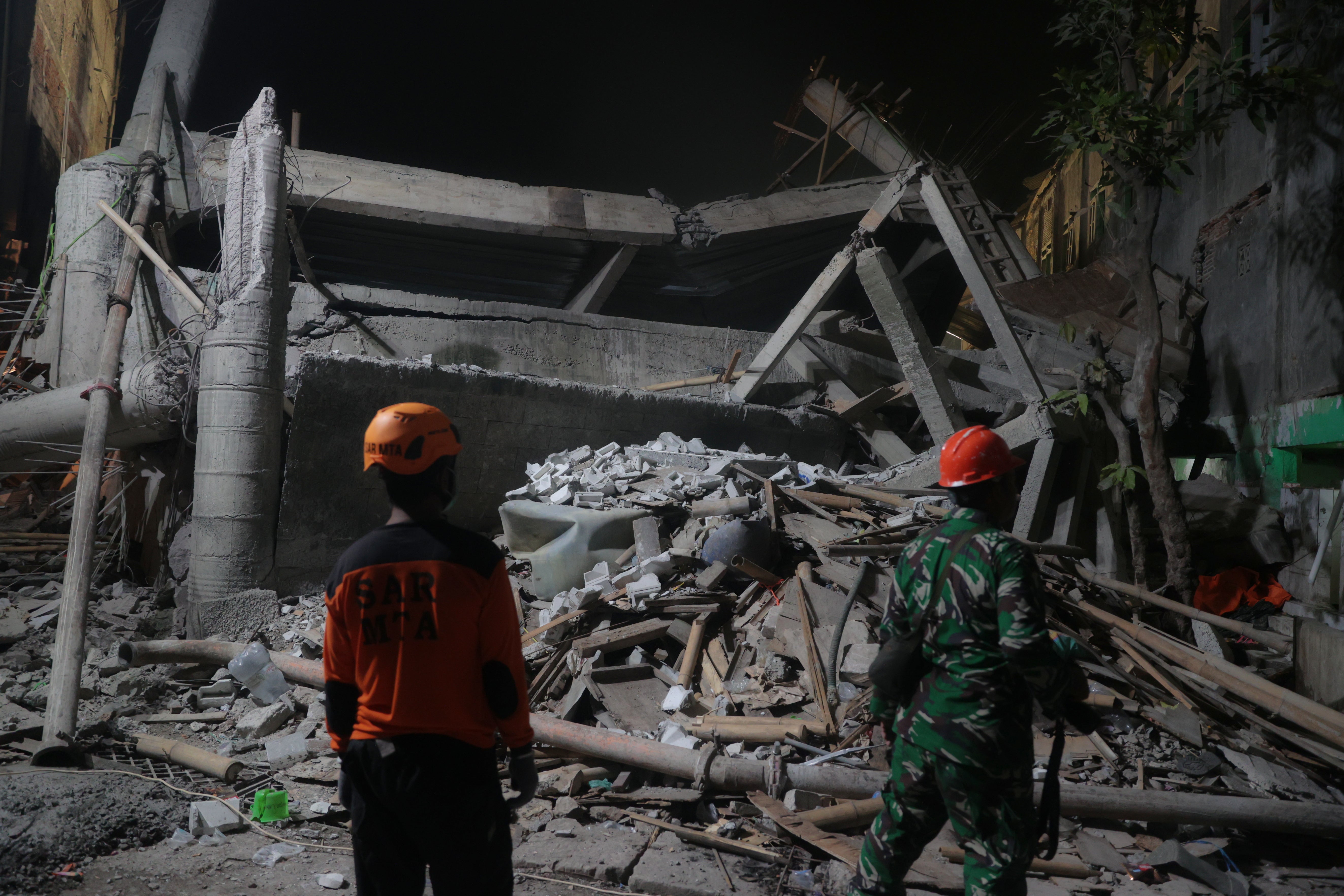 Indonesia Building Collapsed
