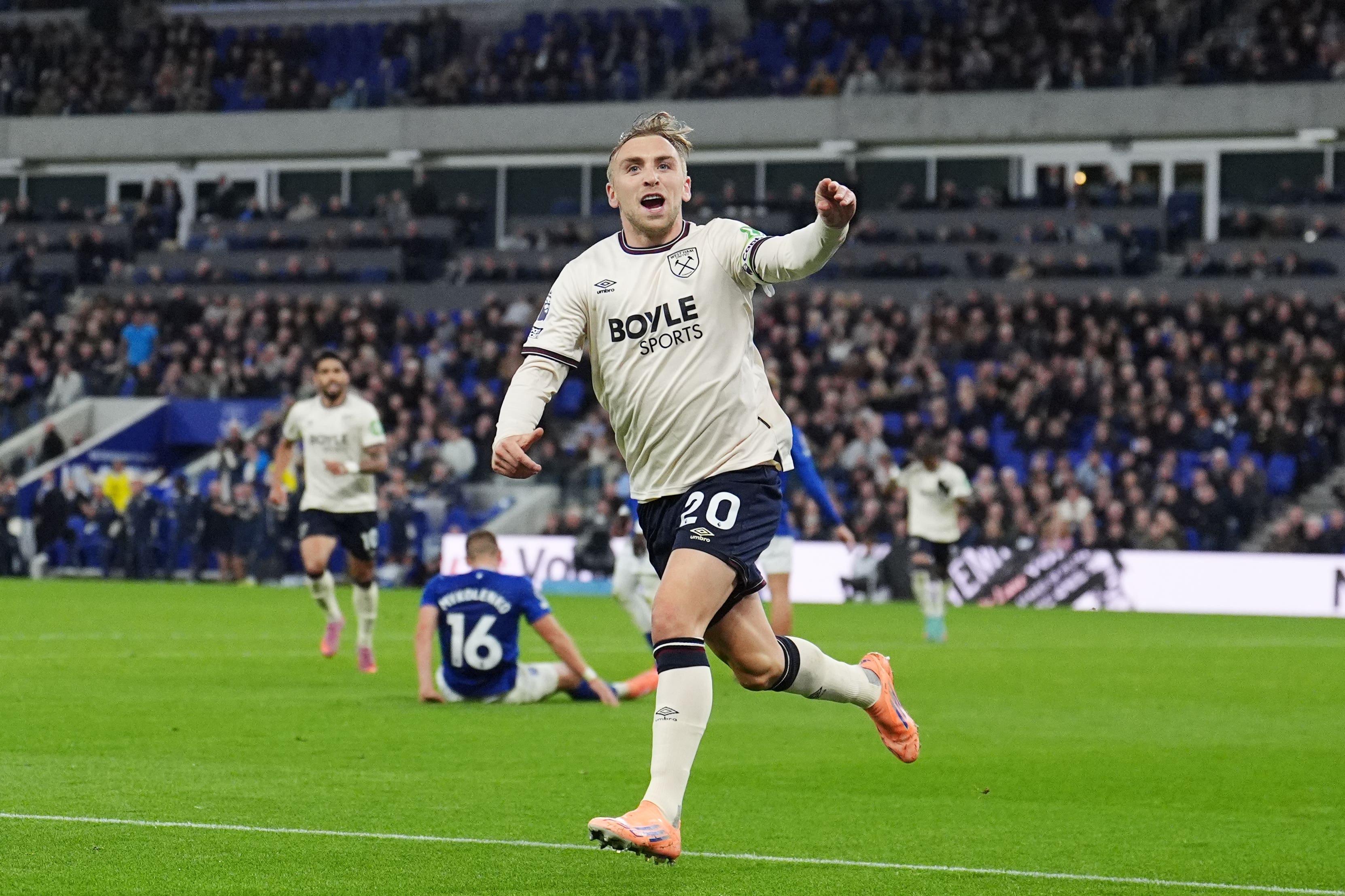 Bowen’s superb finish made it 1-1