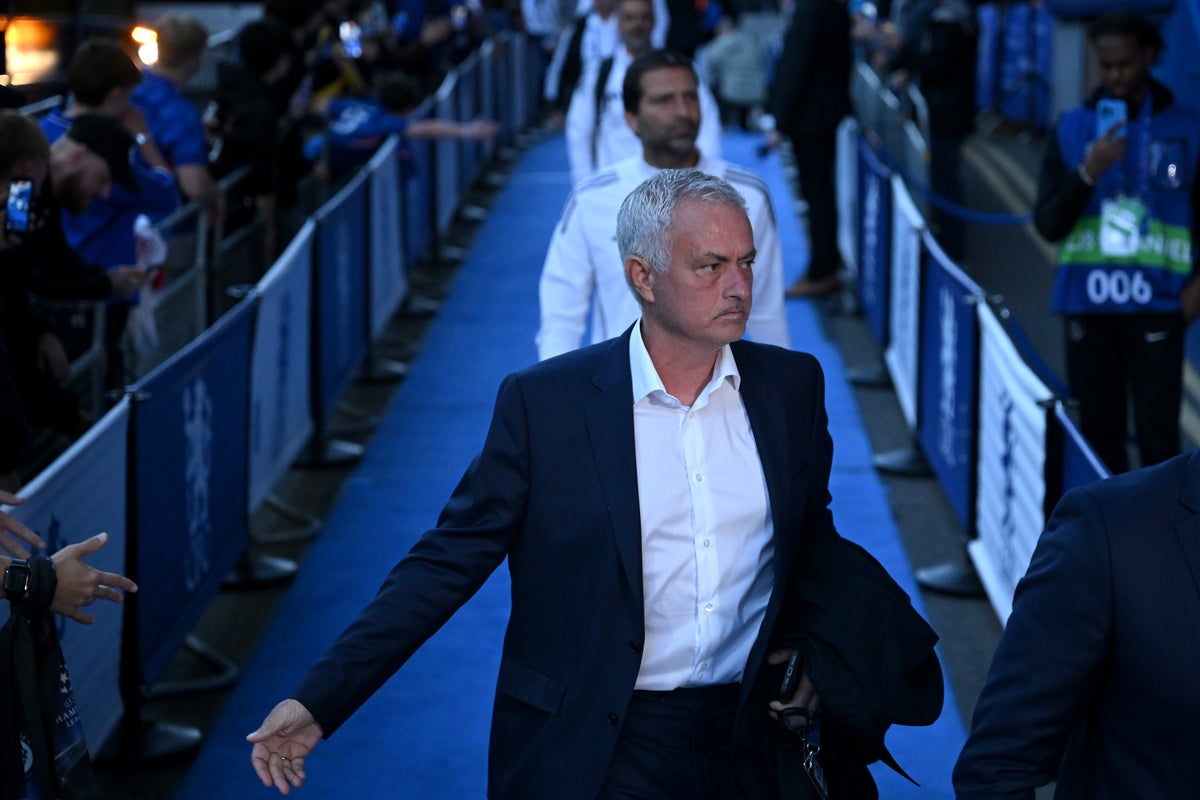 Chelsea Secure Narrow Champions League Win Over Benfica Amid Mourinho's Stamford Bridge Return