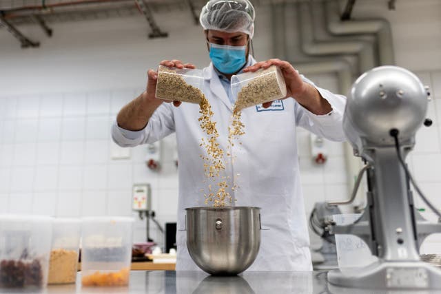 Sweetener and ingredients firm Tate & Lyle has warned over falling full-year sales and earnings after seeing a slowdown in market demand