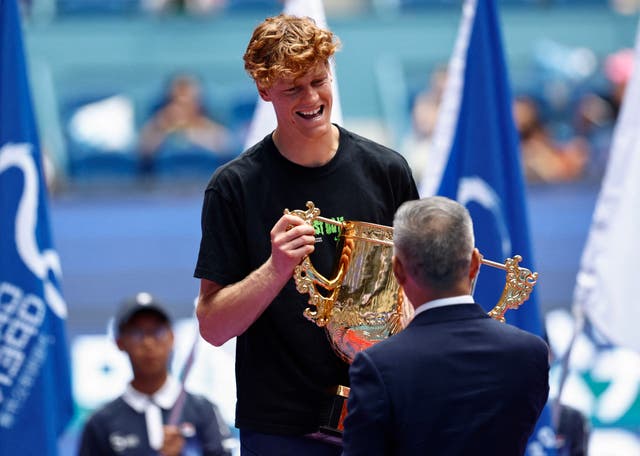 <p>Jannik Sinner reclaimed the China Open title by beating Learner Tien 6-2 6-2 </p>