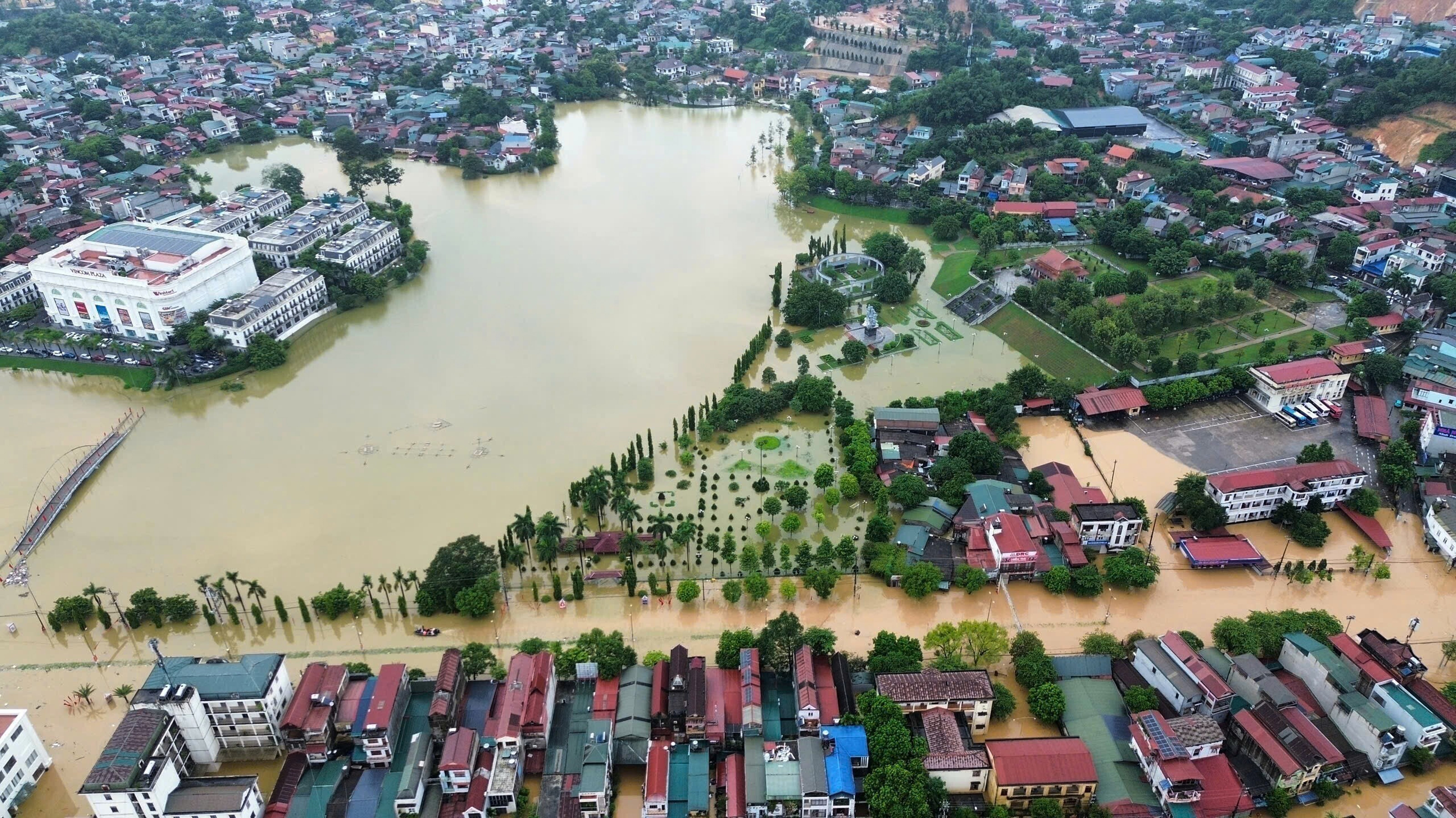 <p>Aerial view shows flooding caused by Typhoon Bualoi in Lao Cai, Vietnam</p>