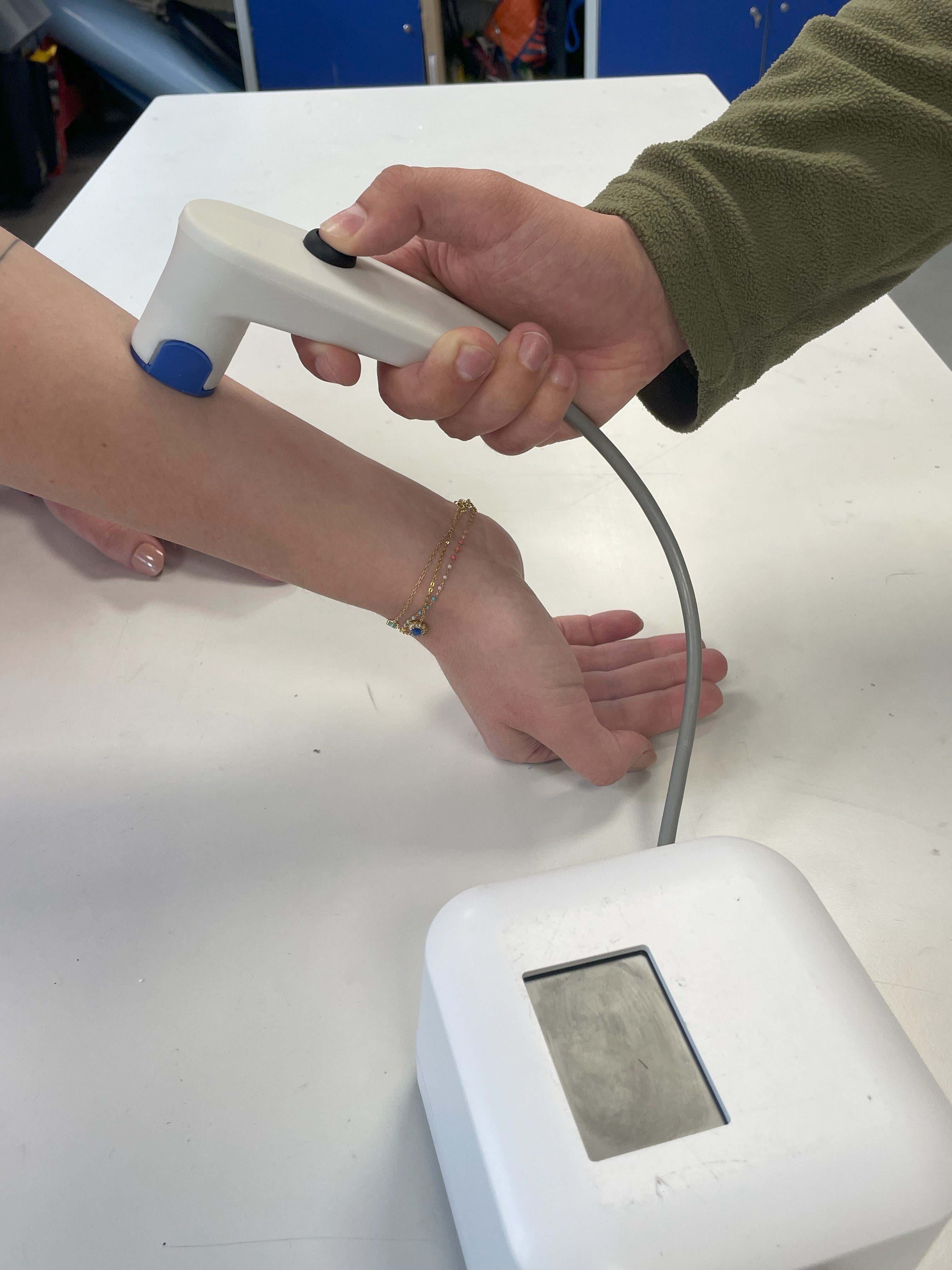 <p>The new device measures material changes in each layer of skin using small vibrations on the surface to detect changes in tissue stiffness and fluid</p>