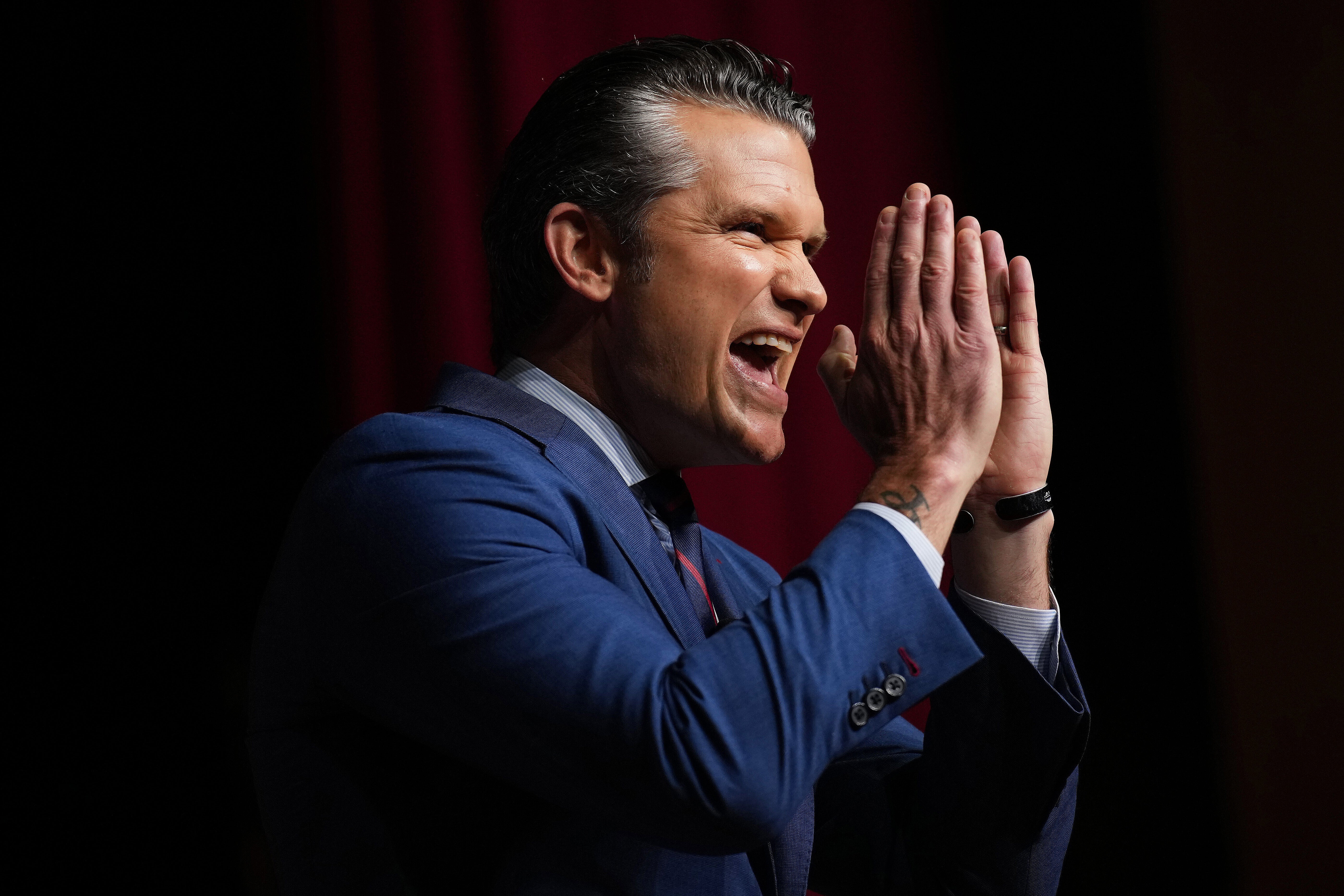 Pete Hegseth responded to news organizations broadly rejecting his new press restrictions by tweeting out hand-waving emojis.