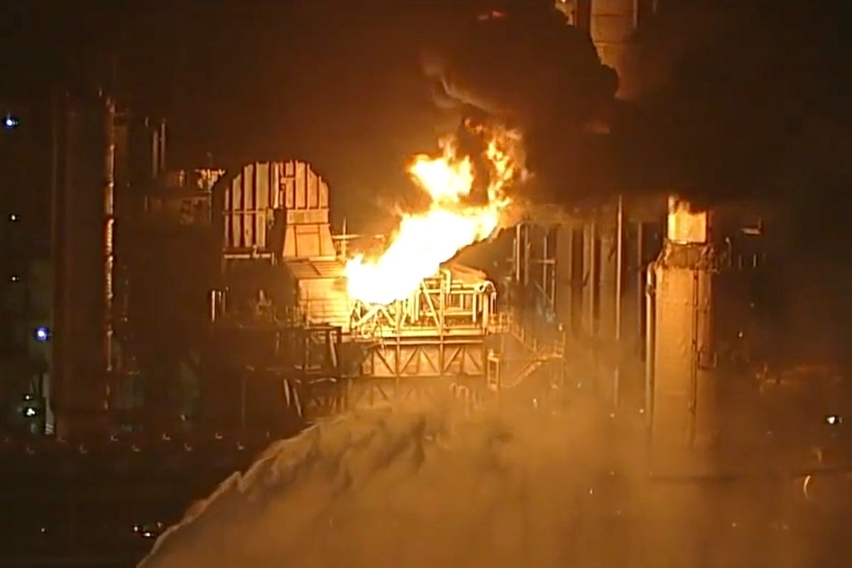 Huge fire at Chevron refinery near Los Angeles seen for miles