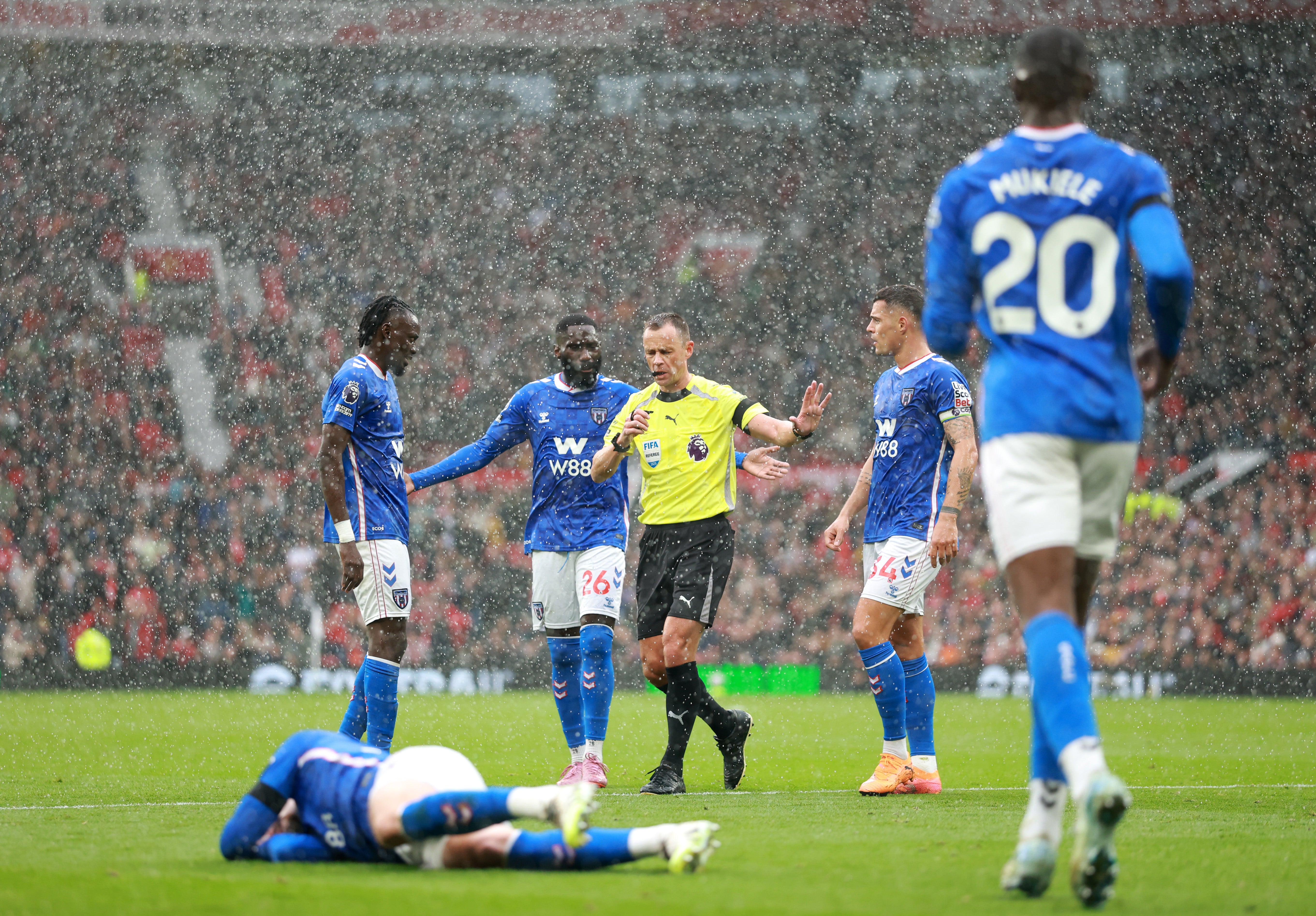 Sunderland bol frustrovaný rozhodcom aj porážkou