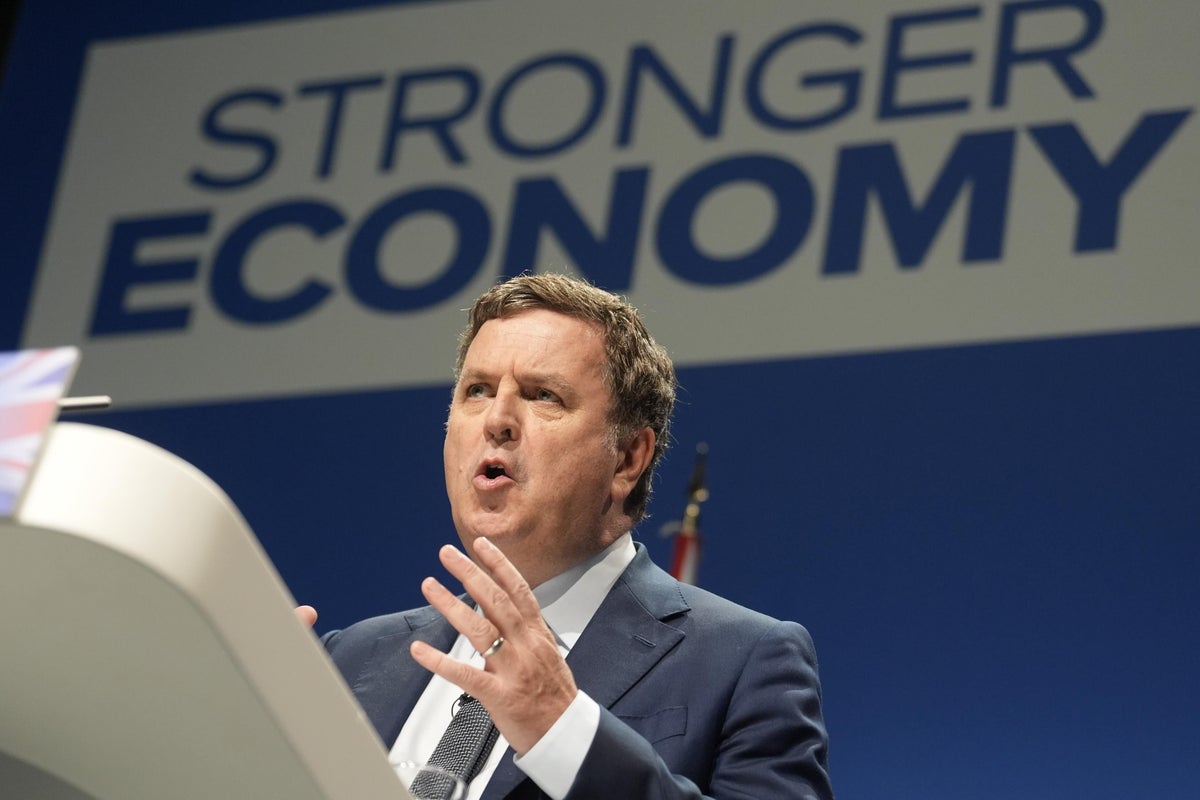Tories pledge to scrap business rates for shops and pubs