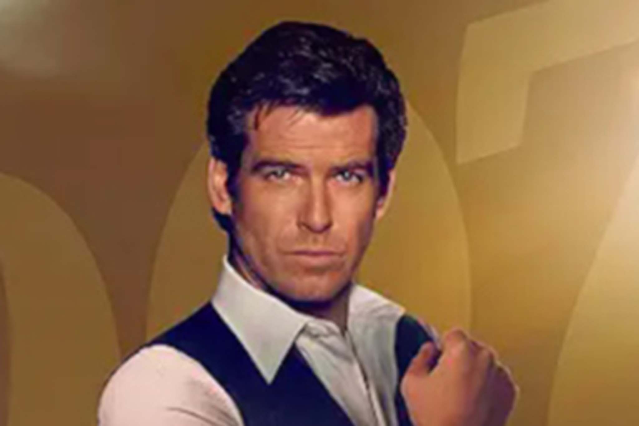 <p>Amazon removes guns from all James Bond posters on Prime </p>