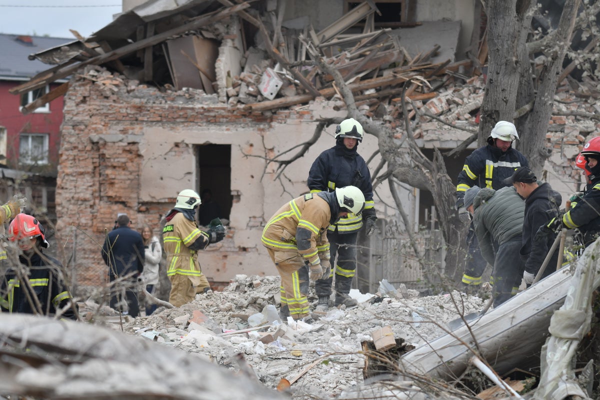 https://static.independent.co.uk/2025/10/06/5/14/Russia-Ukraine-War-8sgkew6q.jpeg?width=1200&height=800&crop=1200:800