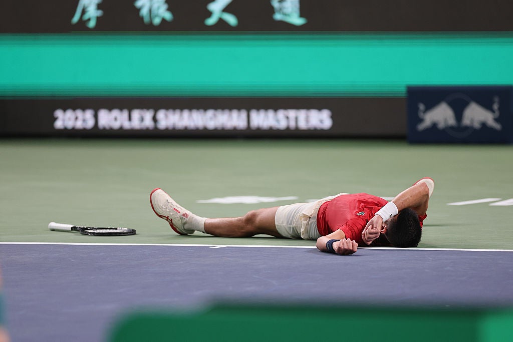 <p>Novak Djokovic collapsed after a gruelling point in the brutal Shanghai heat</p>