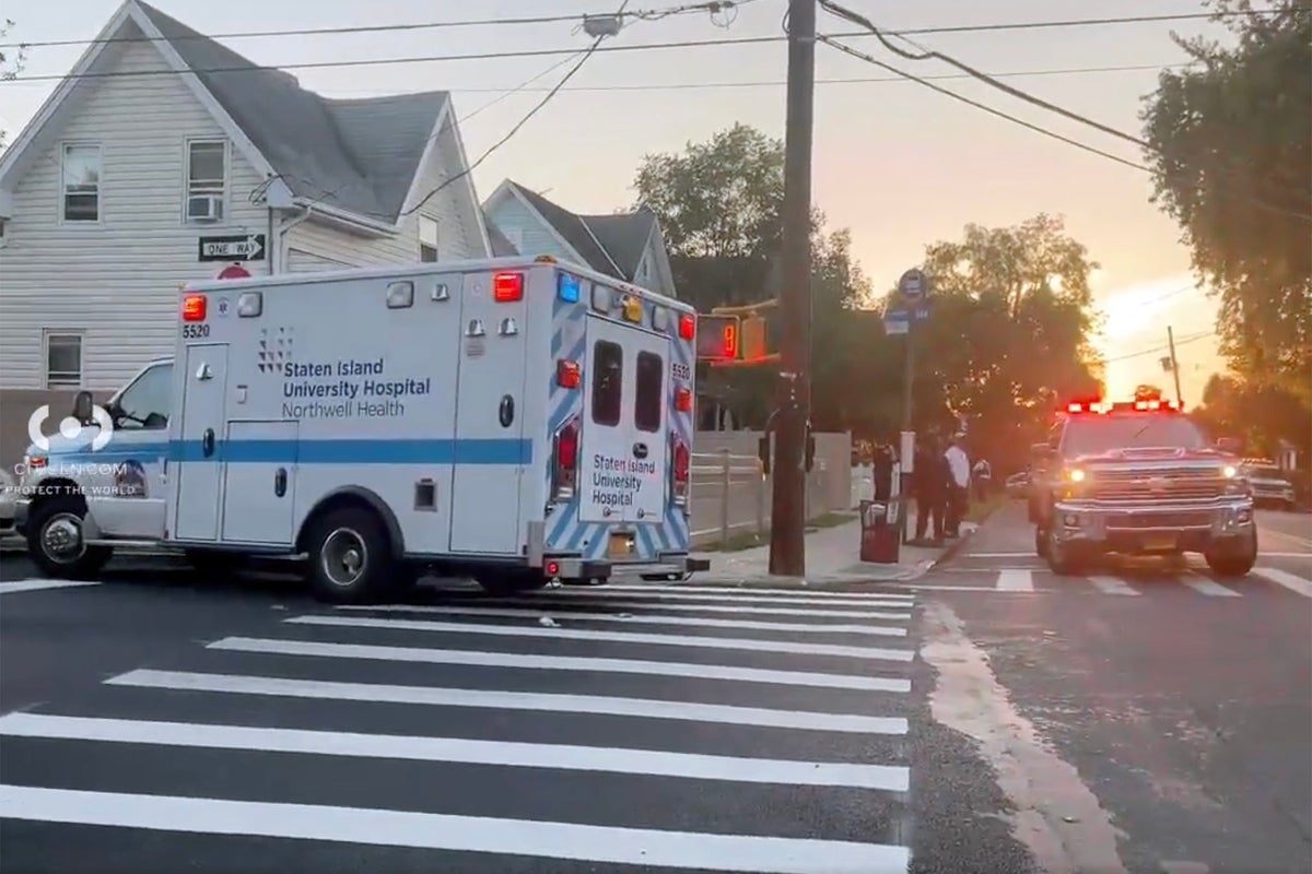 16-year-old girl finds decapitated man inside Staten Island home as victim’s stepson in custody 16-year-old girl finds decapitated man inside Staten Island home as victim’s stepson in custody